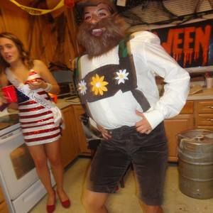 Meet your Posher, Elise